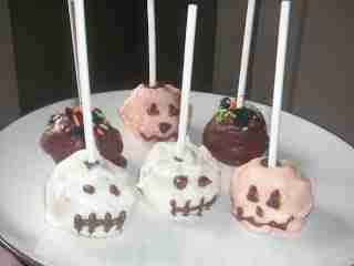 Halloween Cake Pops from Hezzi-D's Books and Cooks