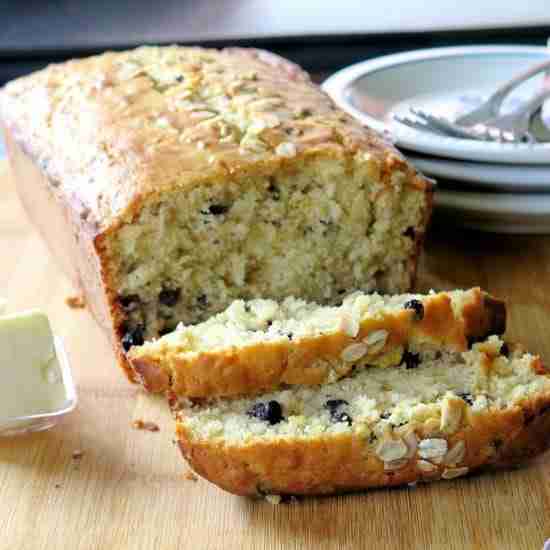 Blueberry Currant Oat bread (550x550)