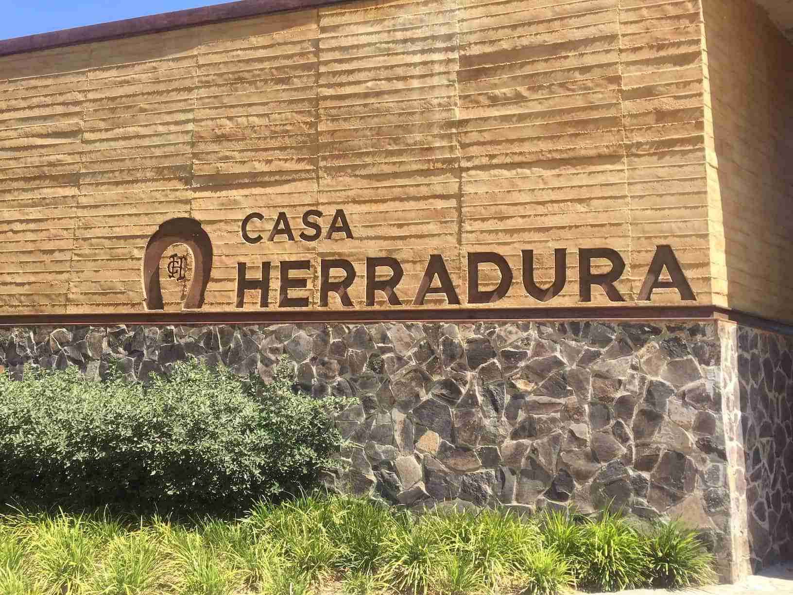 Welcome to Casa Herradura