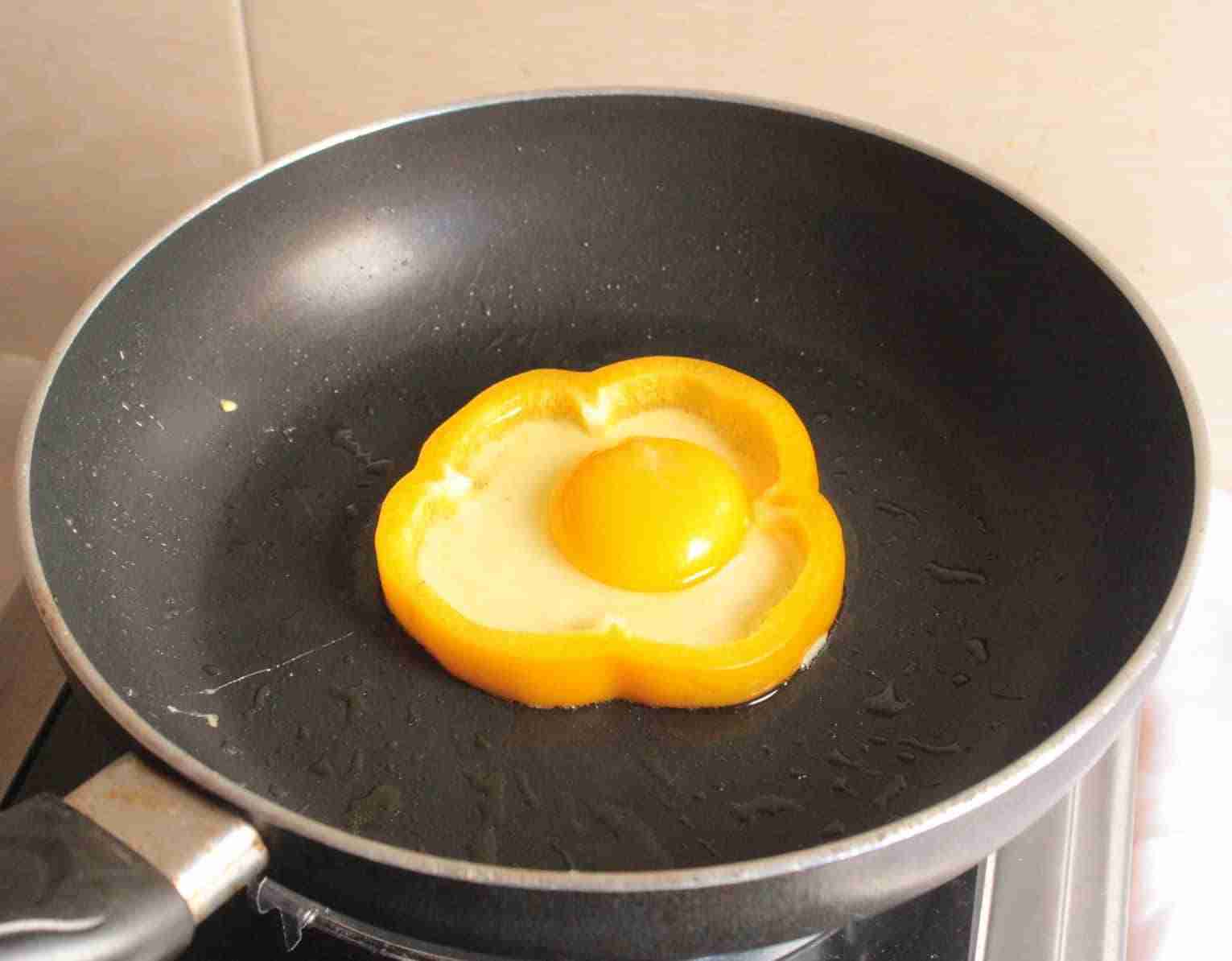 Cheesy Vegetarian Egg Rings