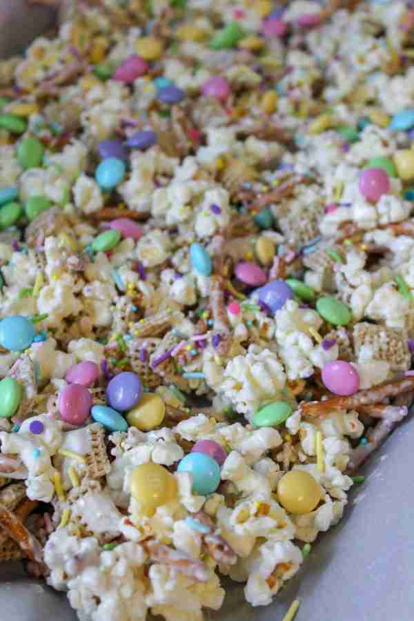 Easy Bunny Bait Recipe with Free Printable Bag Topper
